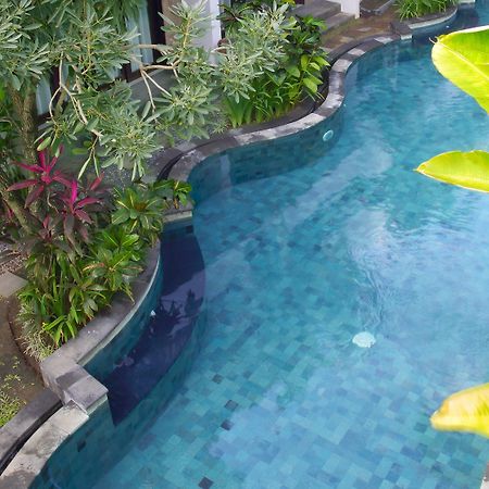 Seminyak TownHouse Aparthotel Bagian luar foto