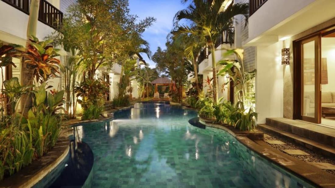 Seminyak TownHouse Aparthotel Bagian luar foto