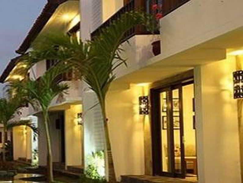 Seminyak TownHouse Aparthotel Bagian luar foto