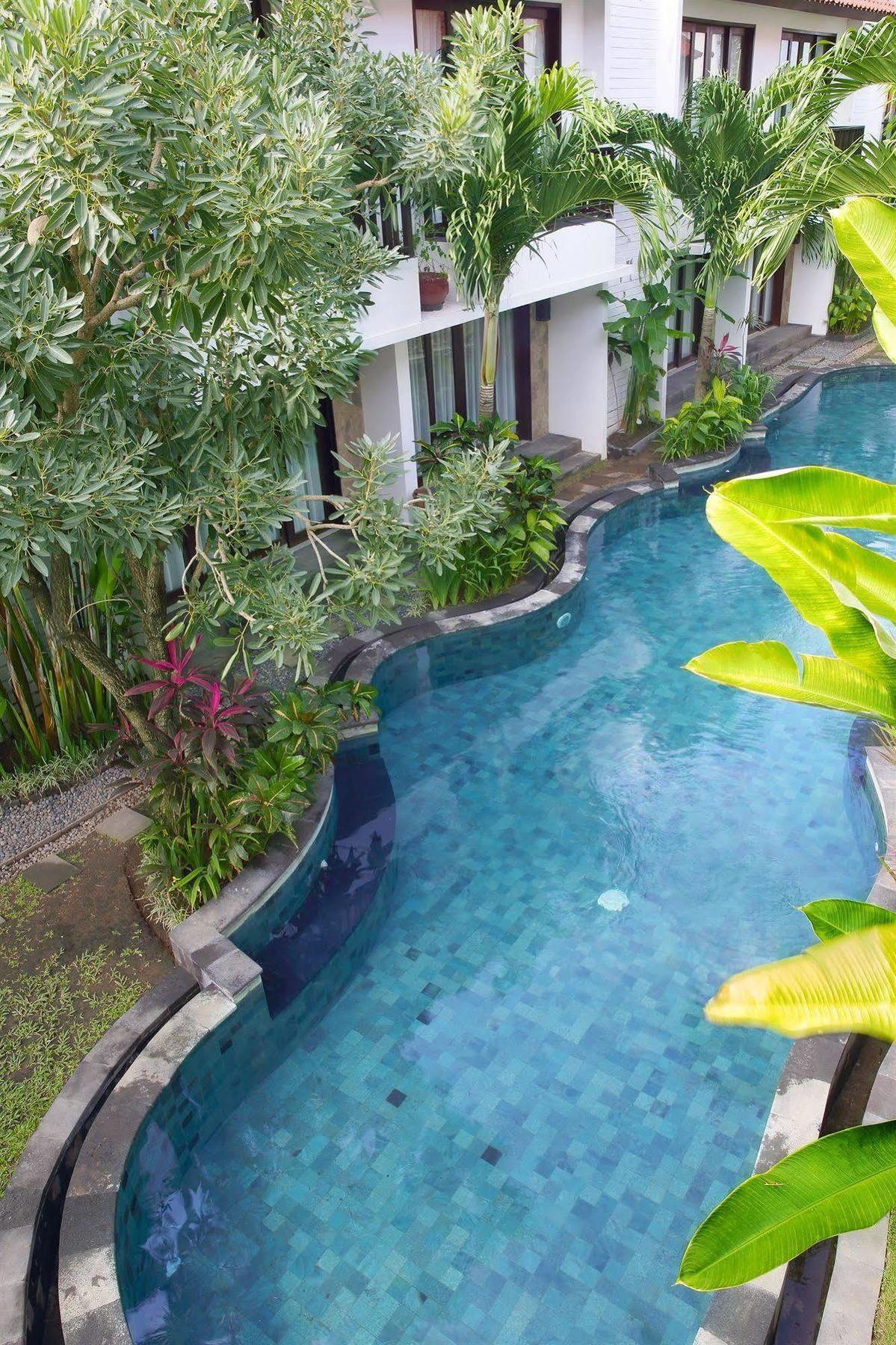 Seminyak TownHouse Aparthotel Bagian luar foto