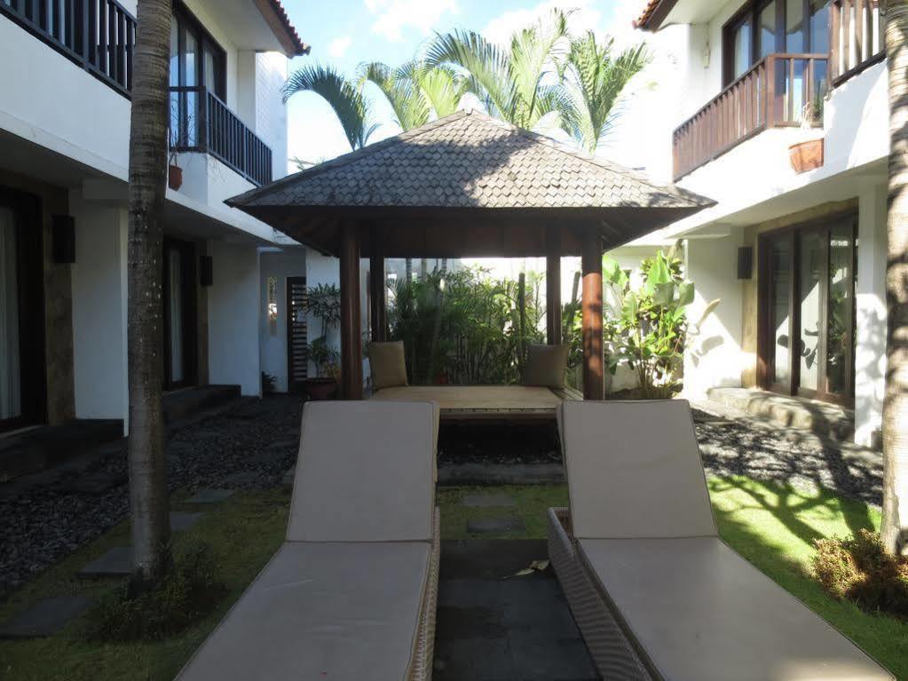 Seminyak TownHouse Aparthotel Bagian luar foto